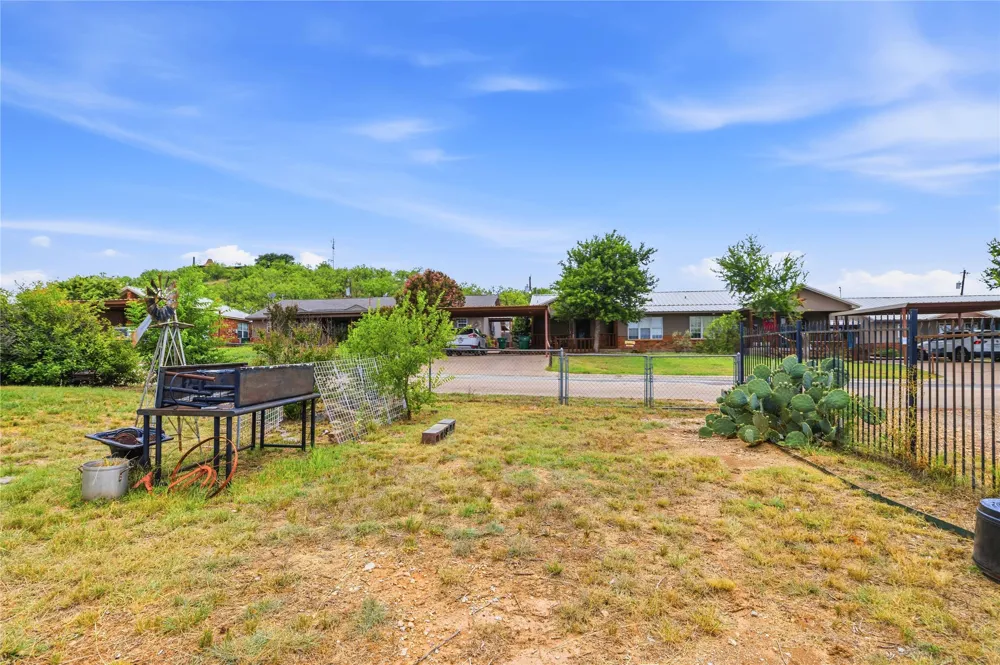 908 W 2nd Street Coleman, TX 76834