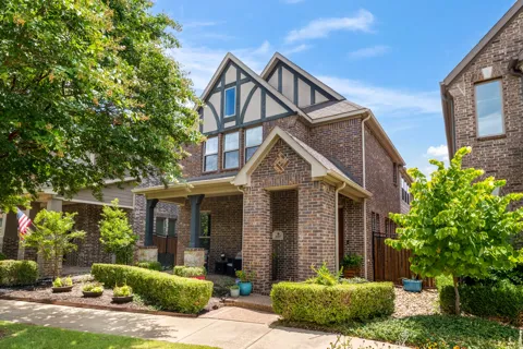 1207 Harris Hawk Way