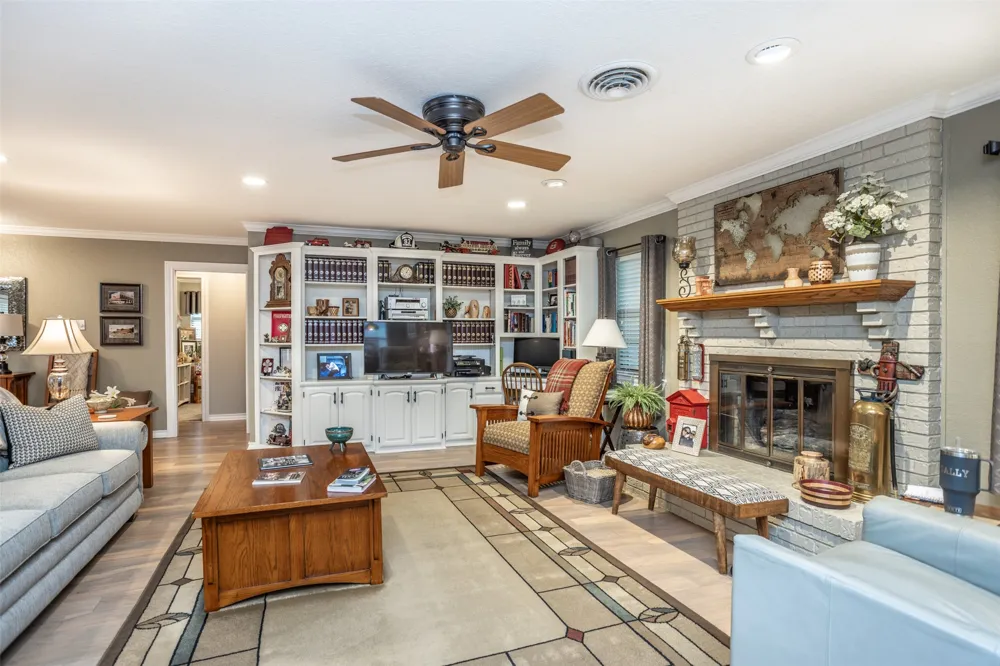 415 Rosedale Drive Gainesville, TX 76240
