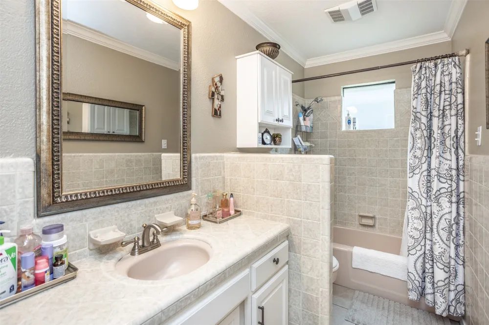 415 Rosedale Drive Gainesville, TX 76240
