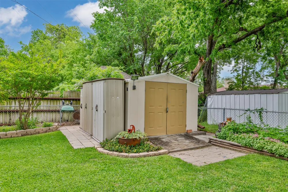 415 Rosedale Drive Gainesville, TX 76240