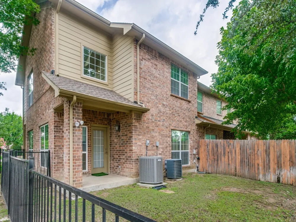 1947 Sherburne Street Lewisville, TX 75067
