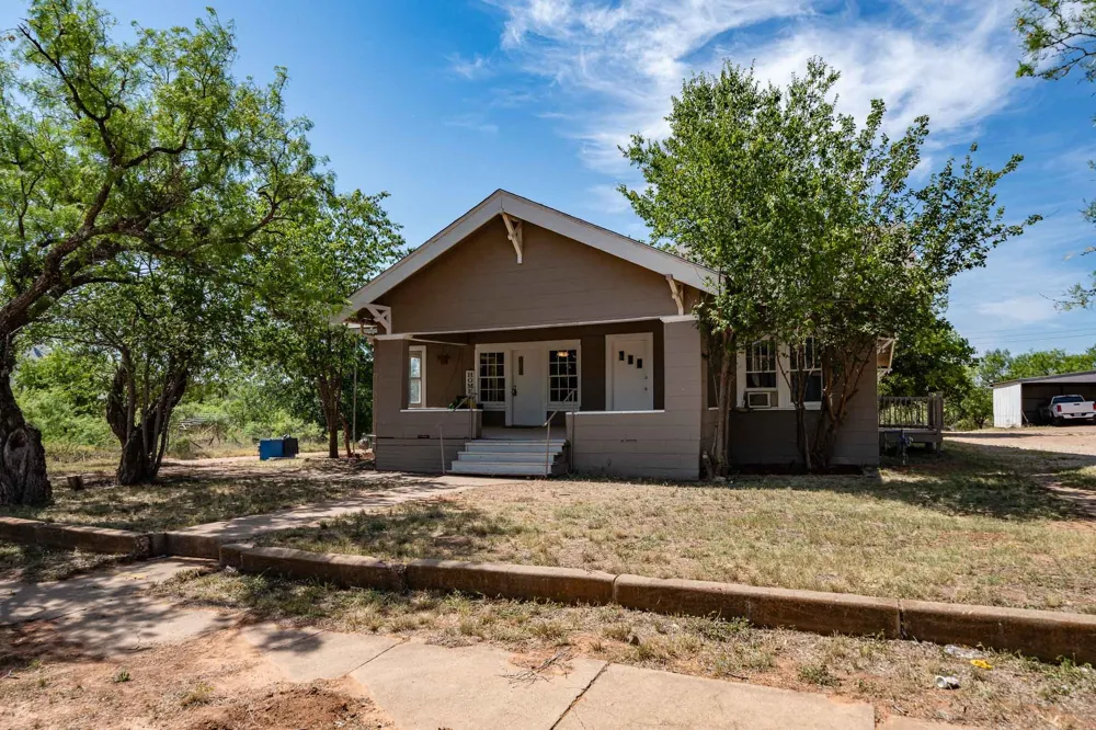 720 E Mcharg Street Stamford, TX 79553