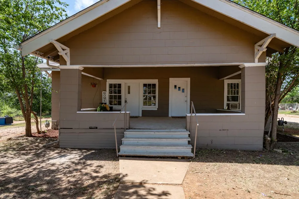 720 E Mcharg Street Stamford, TX 79553