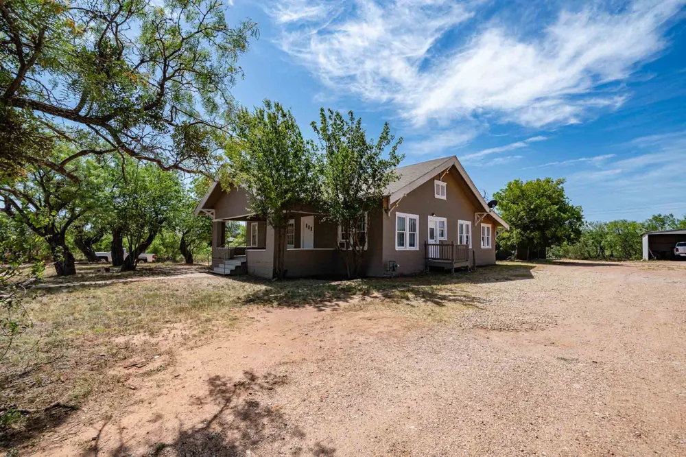 720 E Mcharg Street Stamford, TX 79553