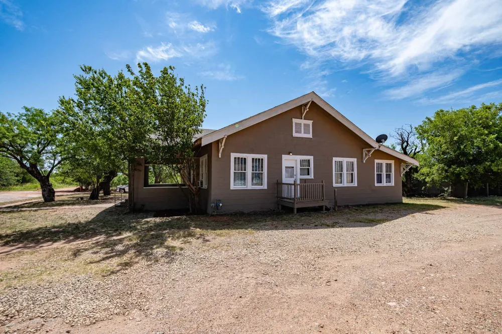 720 E Mcharg Street Stamford, TX 79553