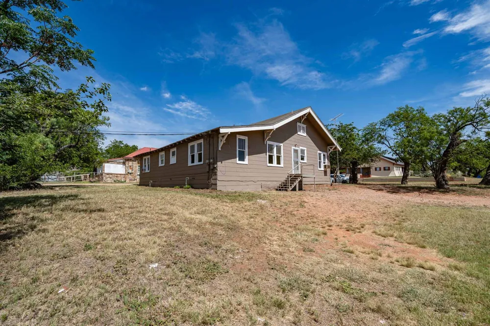 720 E Mcharg Street Stamford, TX 79553