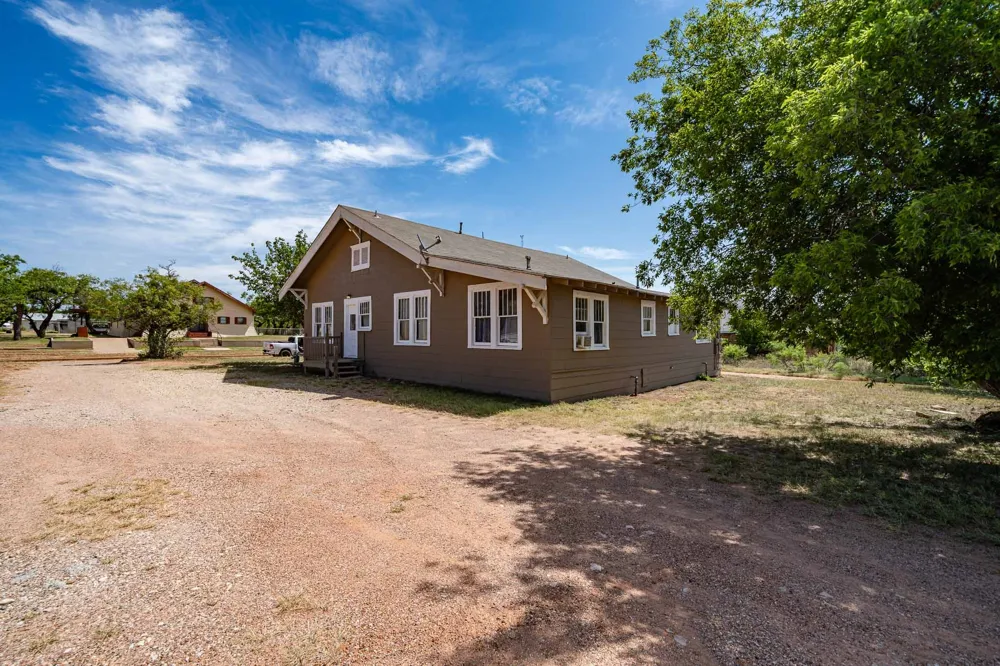 720 E Mcharg Street Stamford, TX 79553