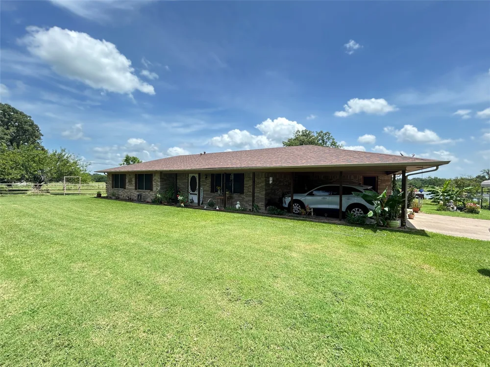 409 County Road 1167 Brashear, TX 75420