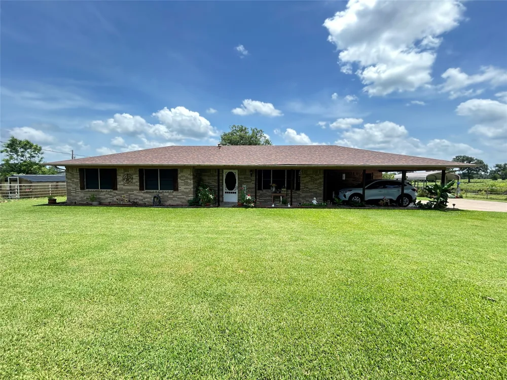 409 County Road 1167 Brashear, TX 75420