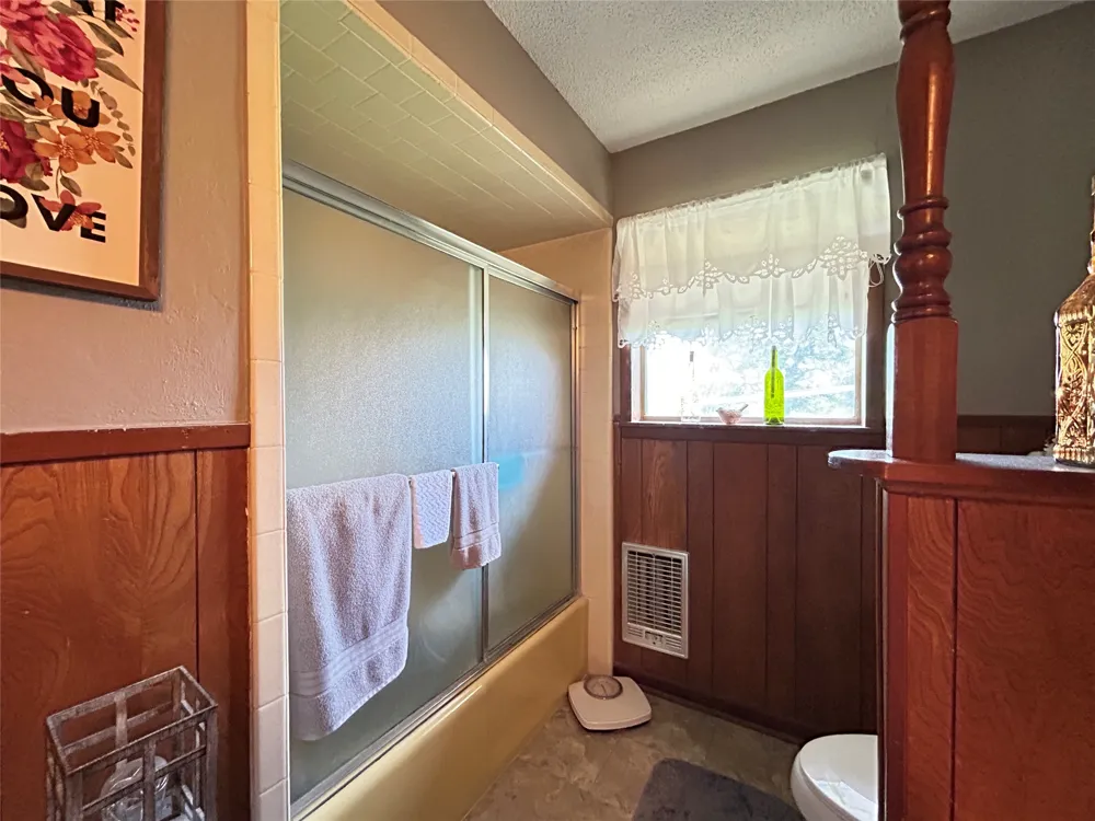 409 County Road 1167 Brashear, TX 75420