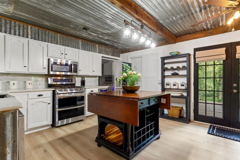 1075 An County Road 323 Palestine, TX 75803