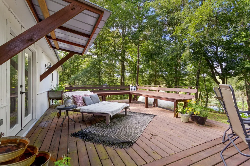 1075 An County Road 323 Palestine, TX 75803
