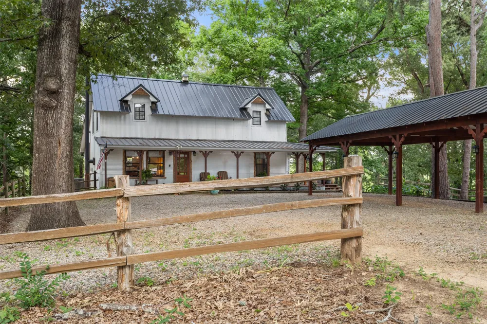 1075 An County Road 323 Palestine, TX 75803