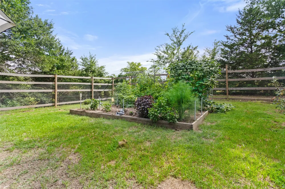 1075 An County Road 323 Palestine, TX 75803