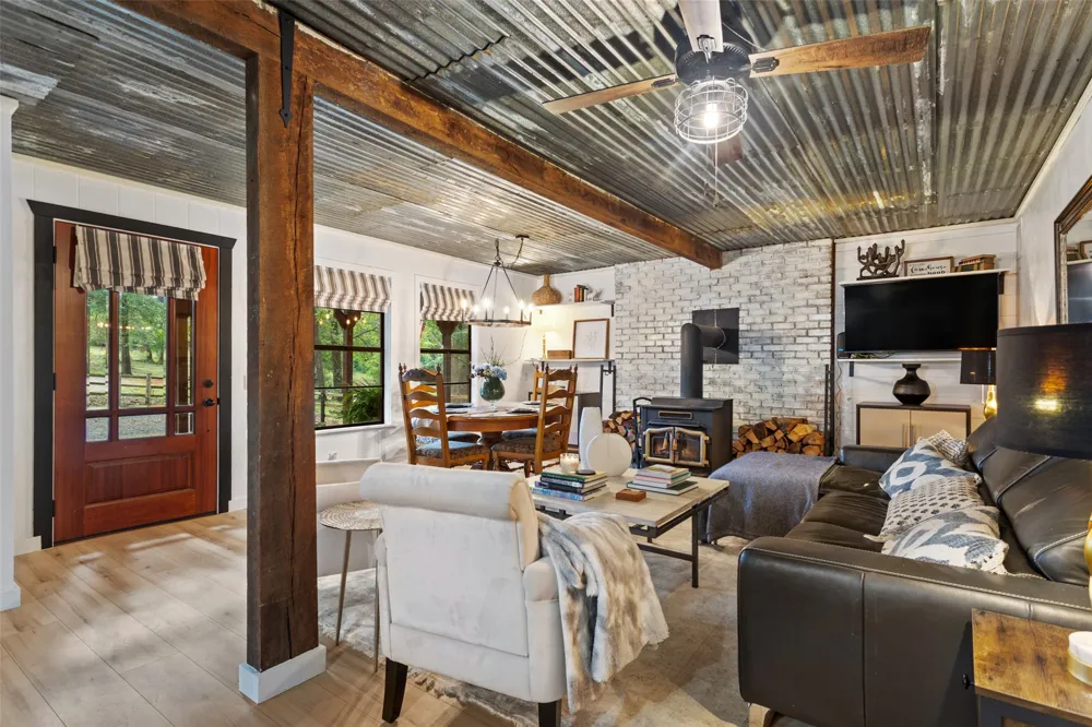 1075 An County Road 323 Palestine, TX 75803