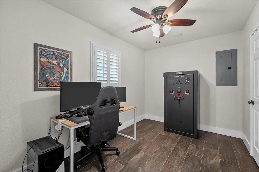 401 Avenue V Clifton, TX 76634