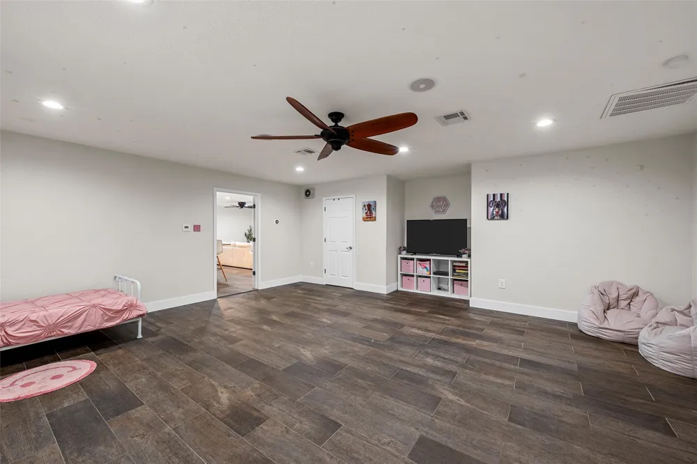 401 Avenue V Clifton, TX 76634