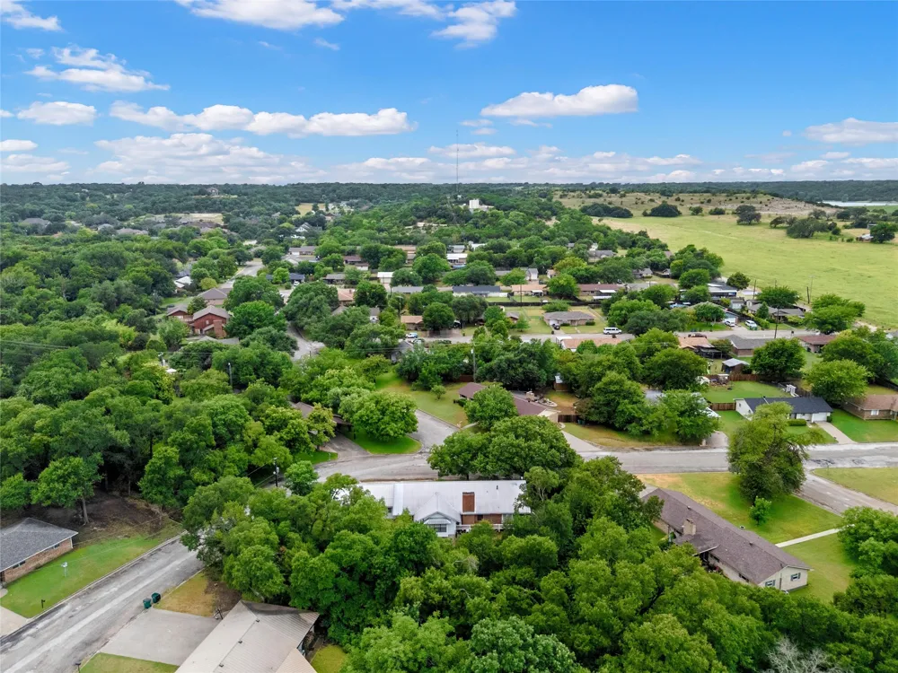 401 Avenue V Clifton, TX 76634