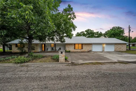 401 Avenue V
