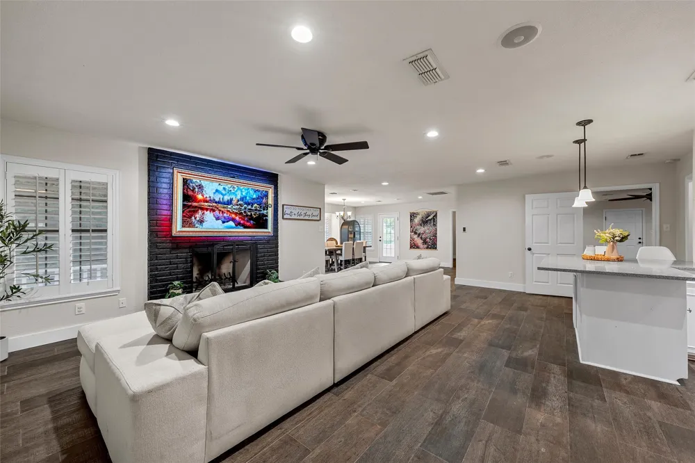 401 Avenue V Clifton, TX 76634