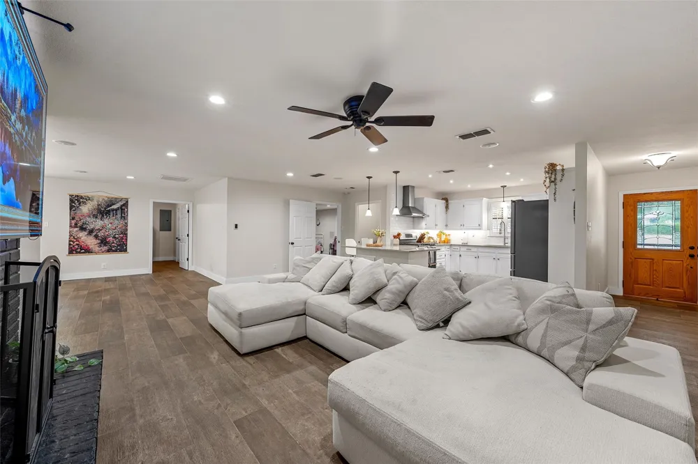 401 Avenue V Clifton, TX 76634