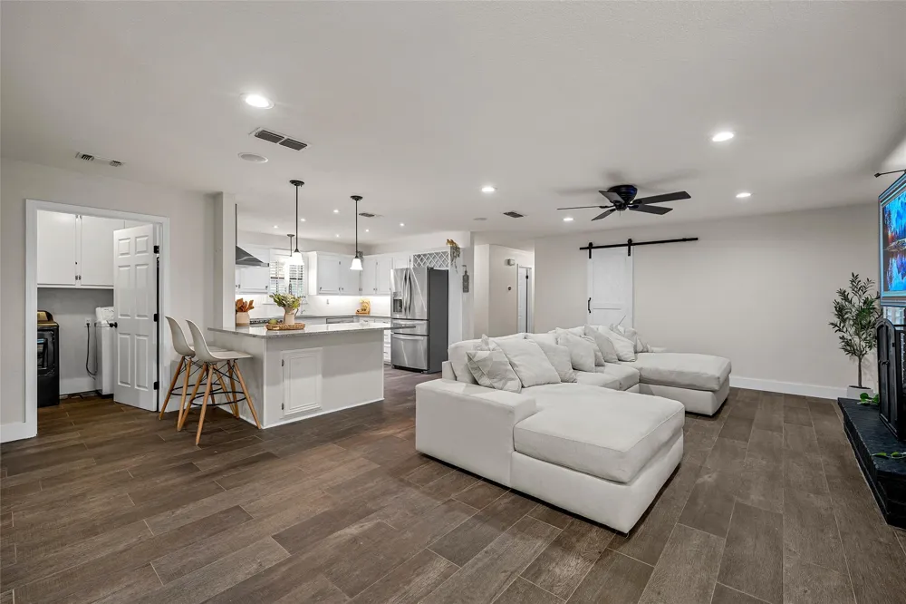 401 Avenue V Clifton, TX 76634