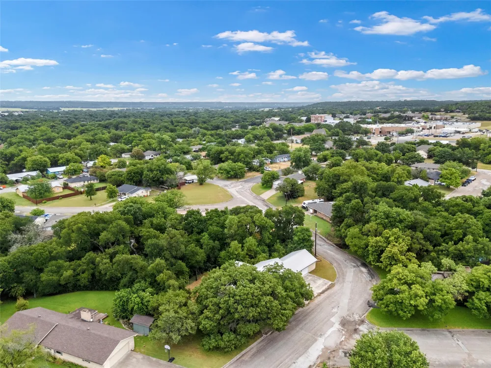401 Avenue V Clifton, TX 76634