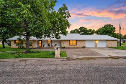 401 Avenue V