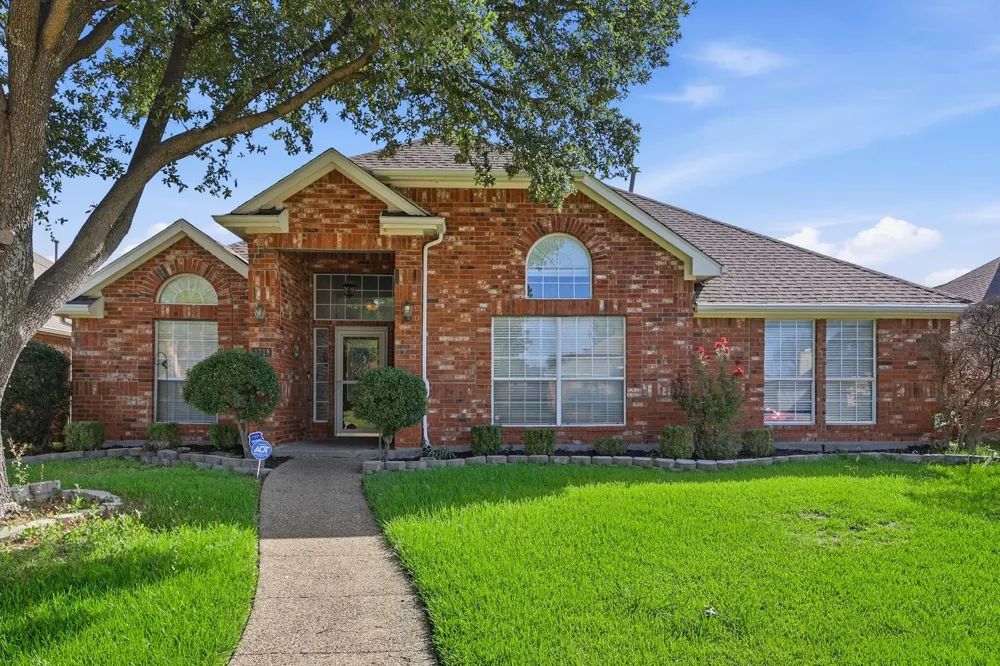 1718 Creek Valley Road Mesquite, TX 75181