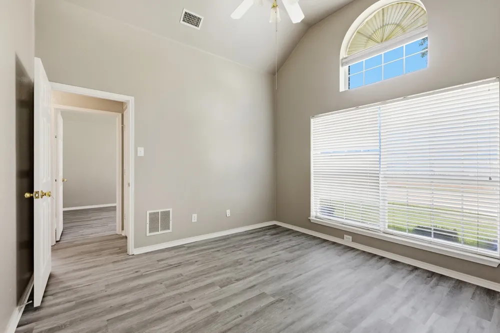 1718 Creek Valley Road Mesquite, TX 75181