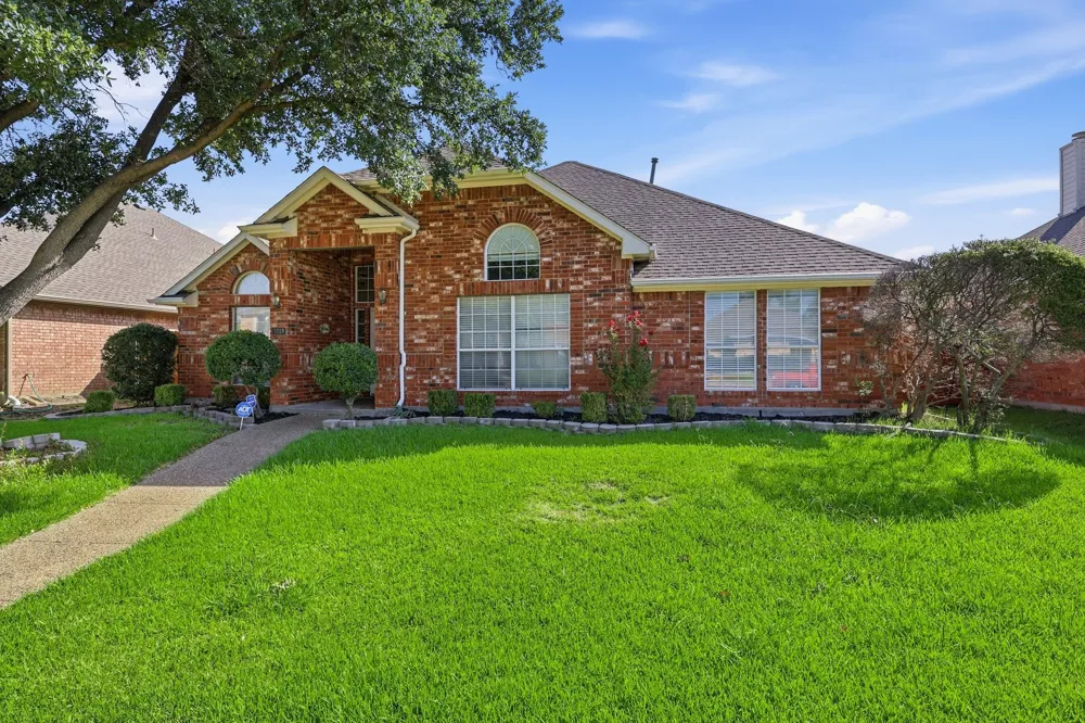 1718 Creek Valley Road Mesquite, TX 75181