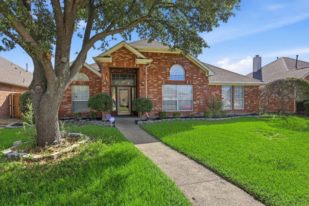 1718 Creek Valley Road Mesquite, TX 75181