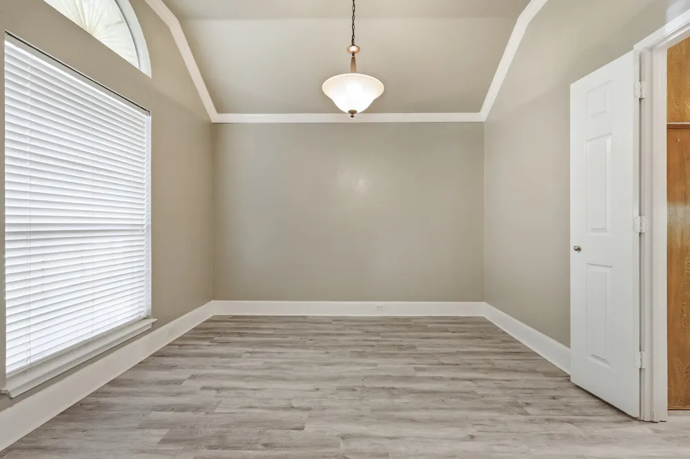 1718 Creek Valley Road Mesquite, TX 75181