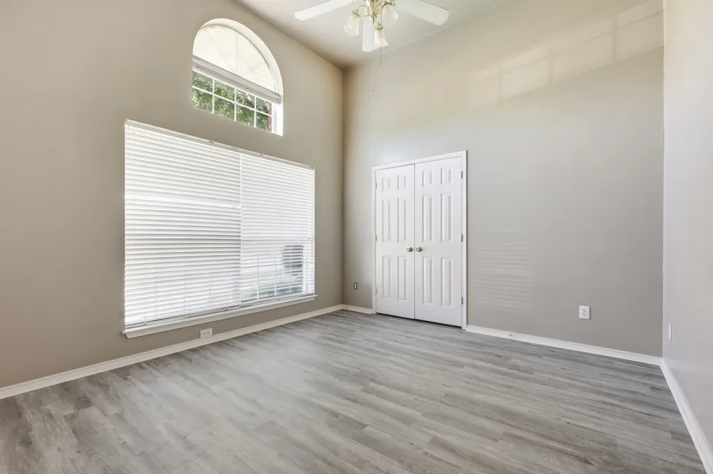1718 Creek Valley Road Mesquite, TX 75181