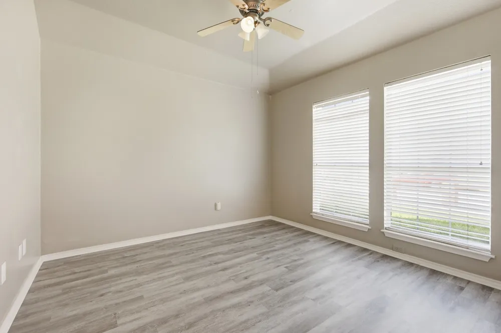 1718 Creek Valley Road Mesquite, TX 75181