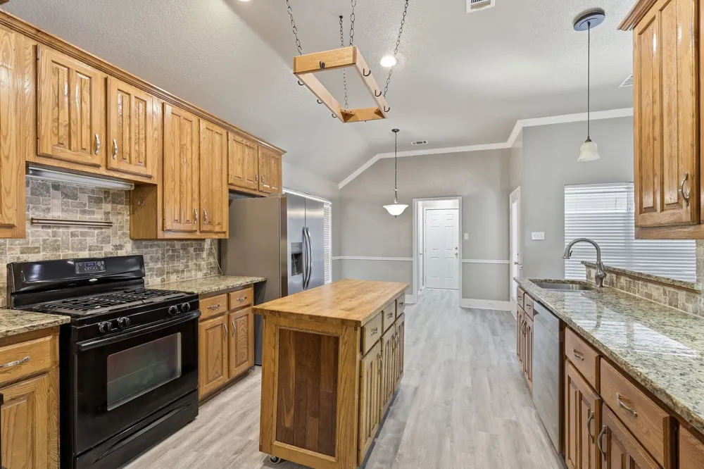 1718 Creek Valley Road Mesquite, TX 75181