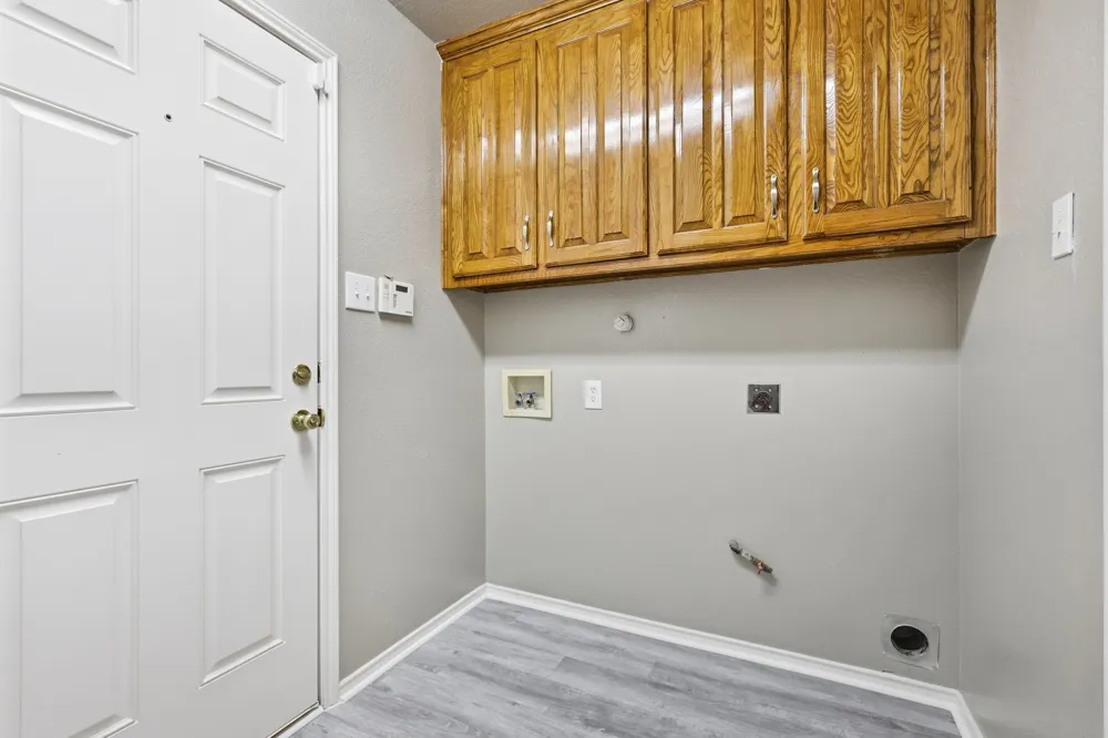 1718 Creek Valley Road Mesquite, TX 75181