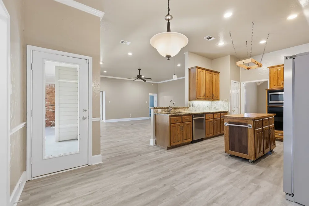 1718 Creek Valley Road Mesquite, TX 75181