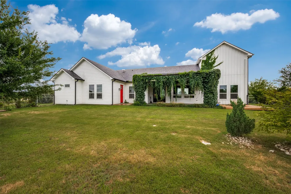 1346 County Road 2625 Decatur, TX 76234