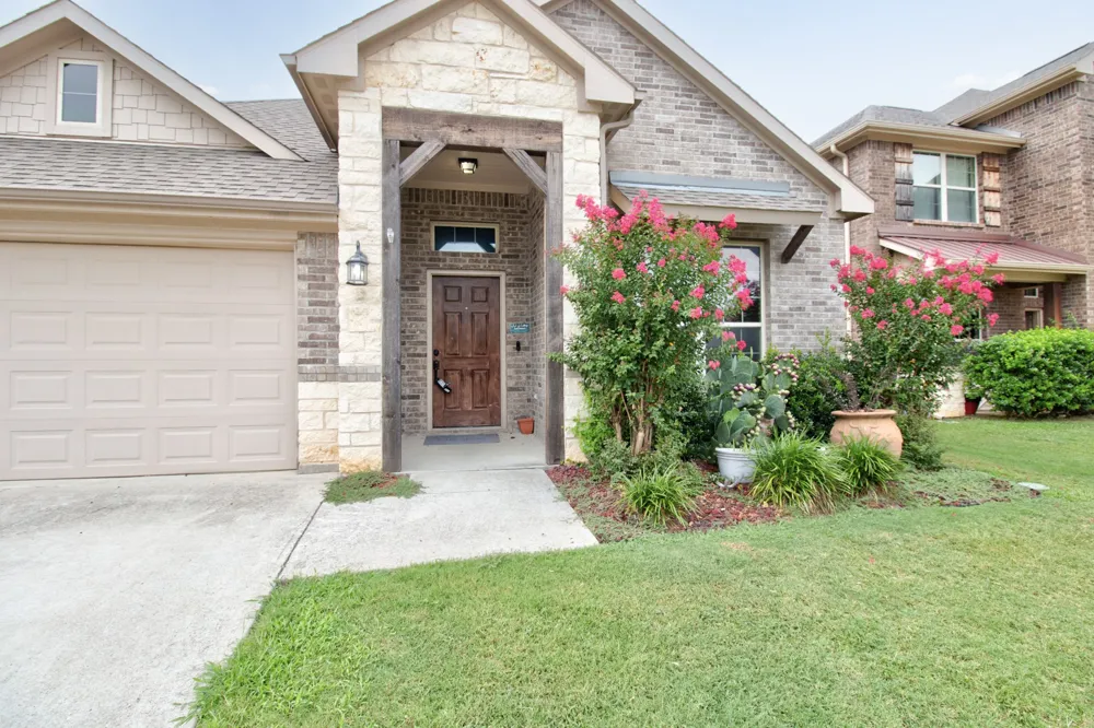 1809 SILVER OAKS Gainesville, TX 76240