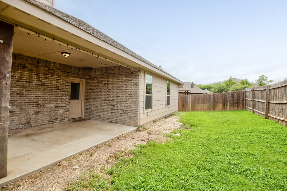 1809 SILVER OAKS Gainesville, TX 76240