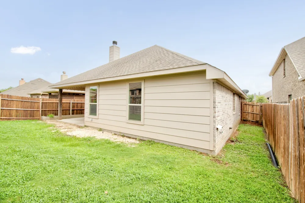 1809 SILVER OAKS Gainesville, TX 76240