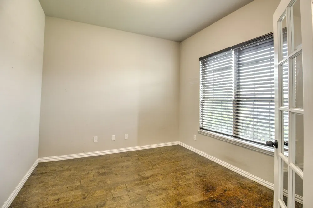 1809 SILVER OAKS Gainesville, TX 76240