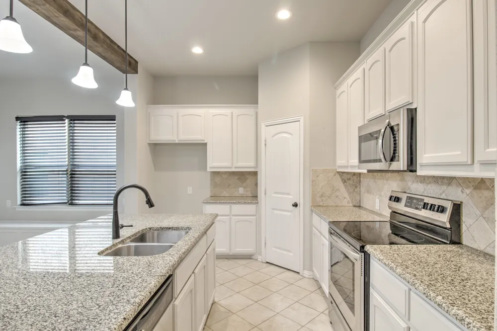 1809 SILVER OAKS Gainesville, TX 76240