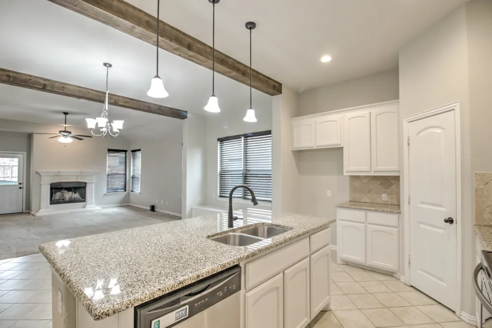 1809 SILVER OAKS Gainesville, TX 76240
