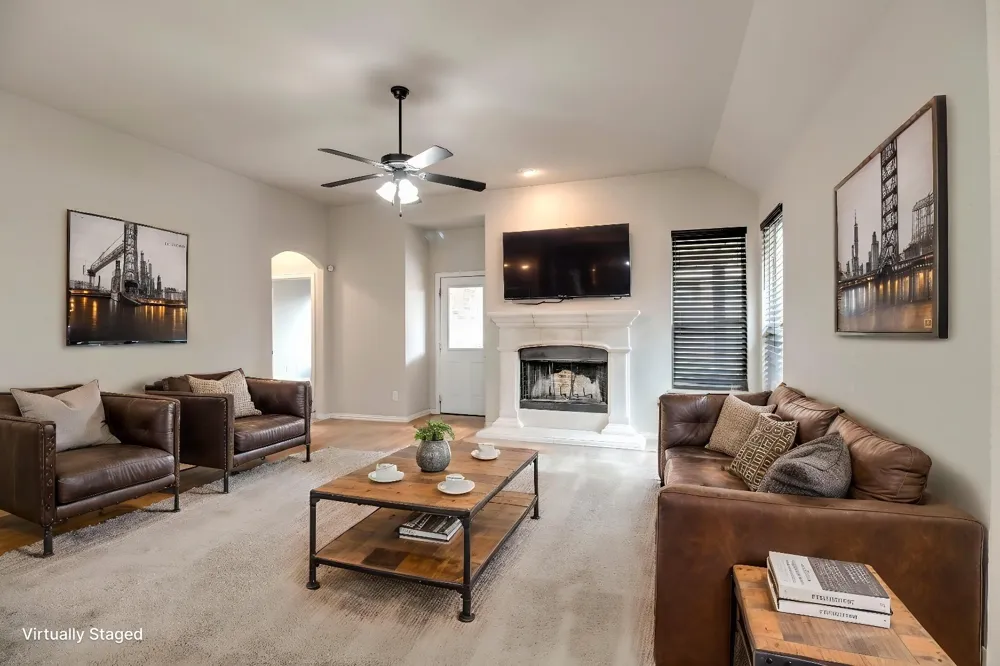 1809 SILVER OAKS Gainesville, TX 76240