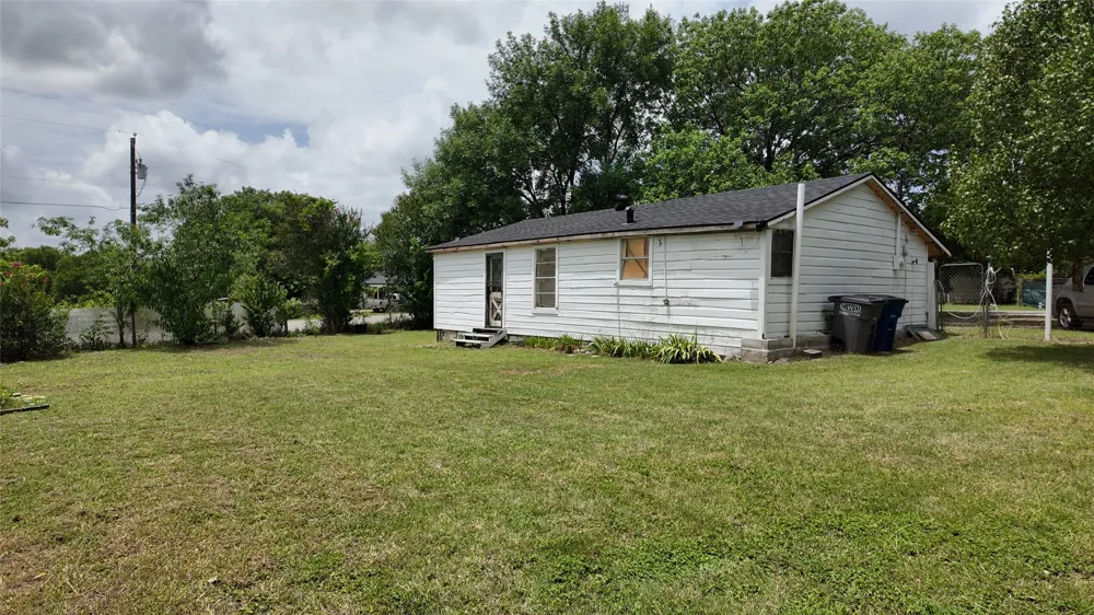 327 S Overlook Drive Red Oak, TX 75154
