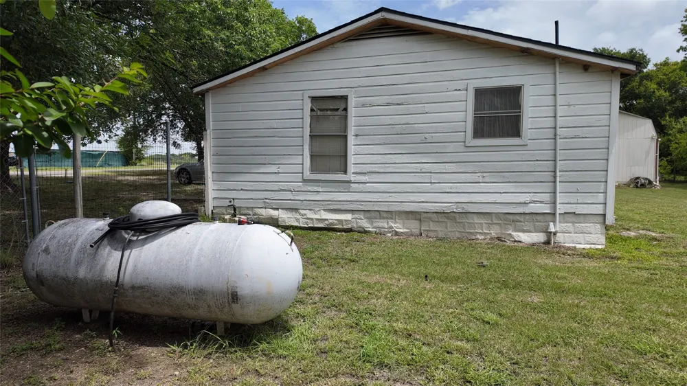 327 S Overlook Drive Red Oak, TX 75154