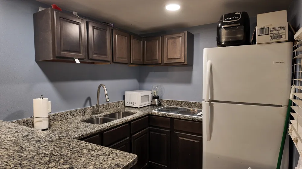 327 S Overlook Drive Red Oak, TX 75154